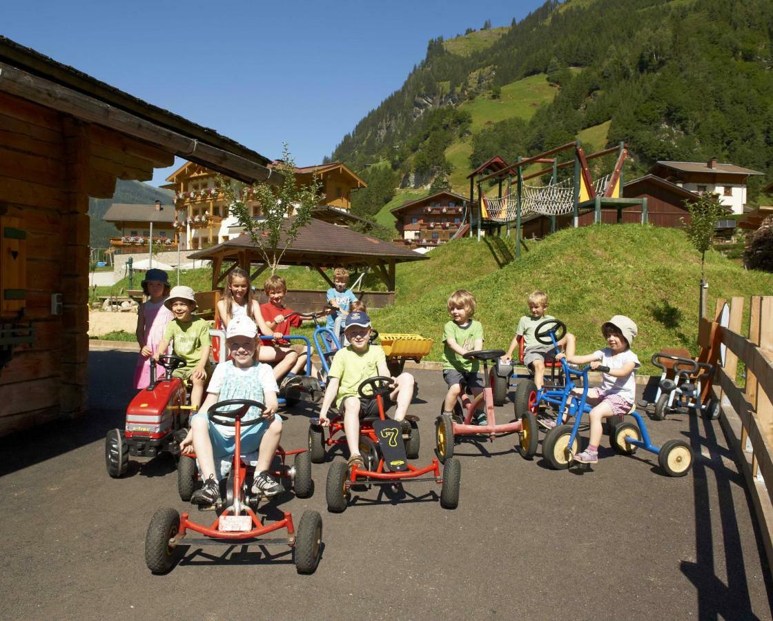 Familienhotel Oberkarteis Hüttschlag Exterior foto